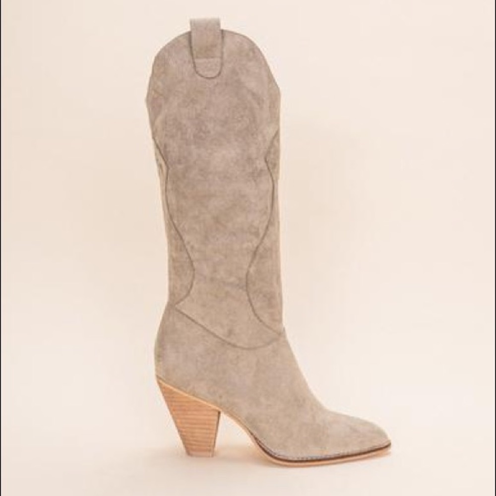 Bohemian boot